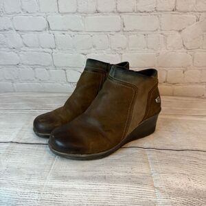 Keen Brown Wedge Ankle Boots
